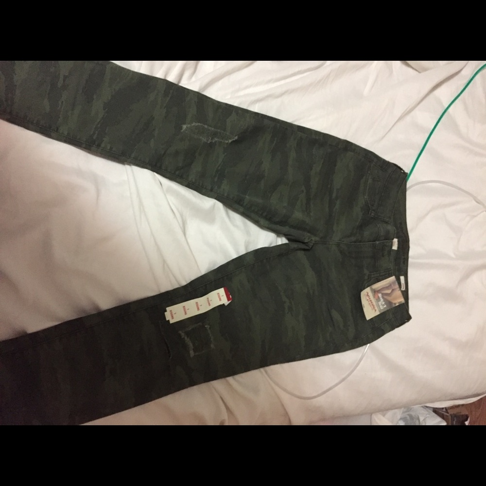 Camo skinny jeans